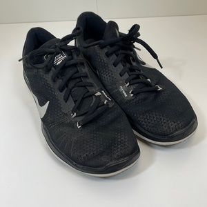 Nike Training Flex Supreme TR 5 Flywire Black & White Athletic Shoe Size 11 M